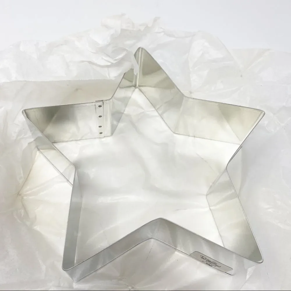 NEW Pampered Chef Star Baking‎ Form/Insert